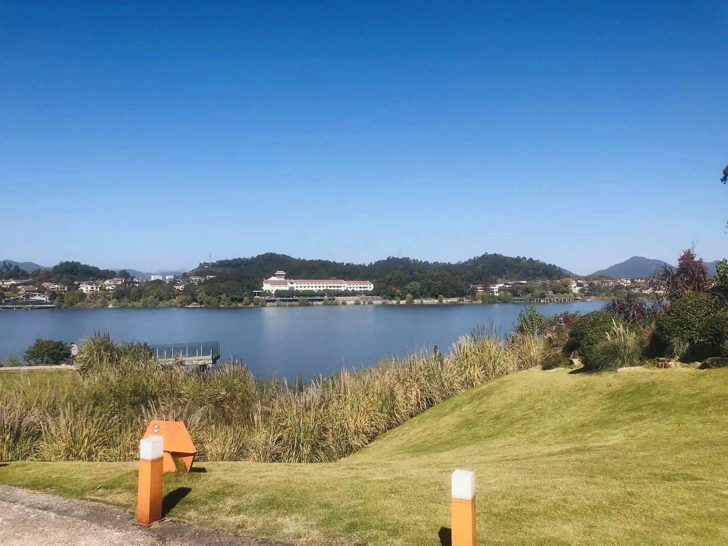 青山湖